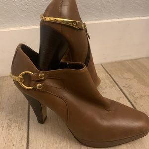 Brown heels! Barley worn (Donalds J Pliner)